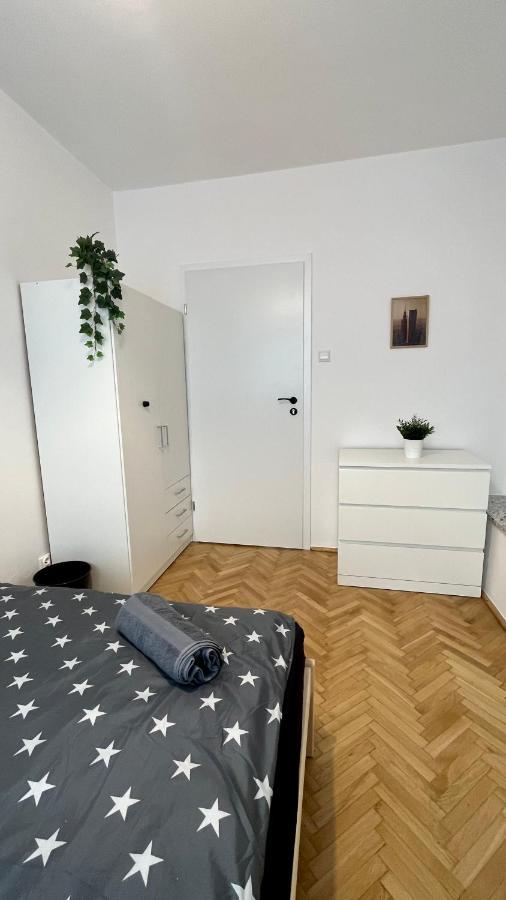 Warszawa Krucza Pokoje Bagian luar foto